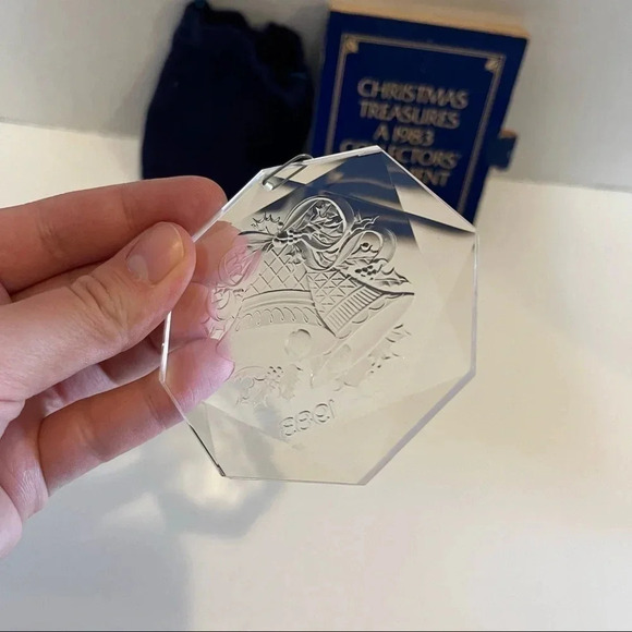 1983 CHRISTMAS TREASURES COLLECTOR'S ORNAMENT-ACRYLIC-IN ORIG. BOX - Picture 4 of 9